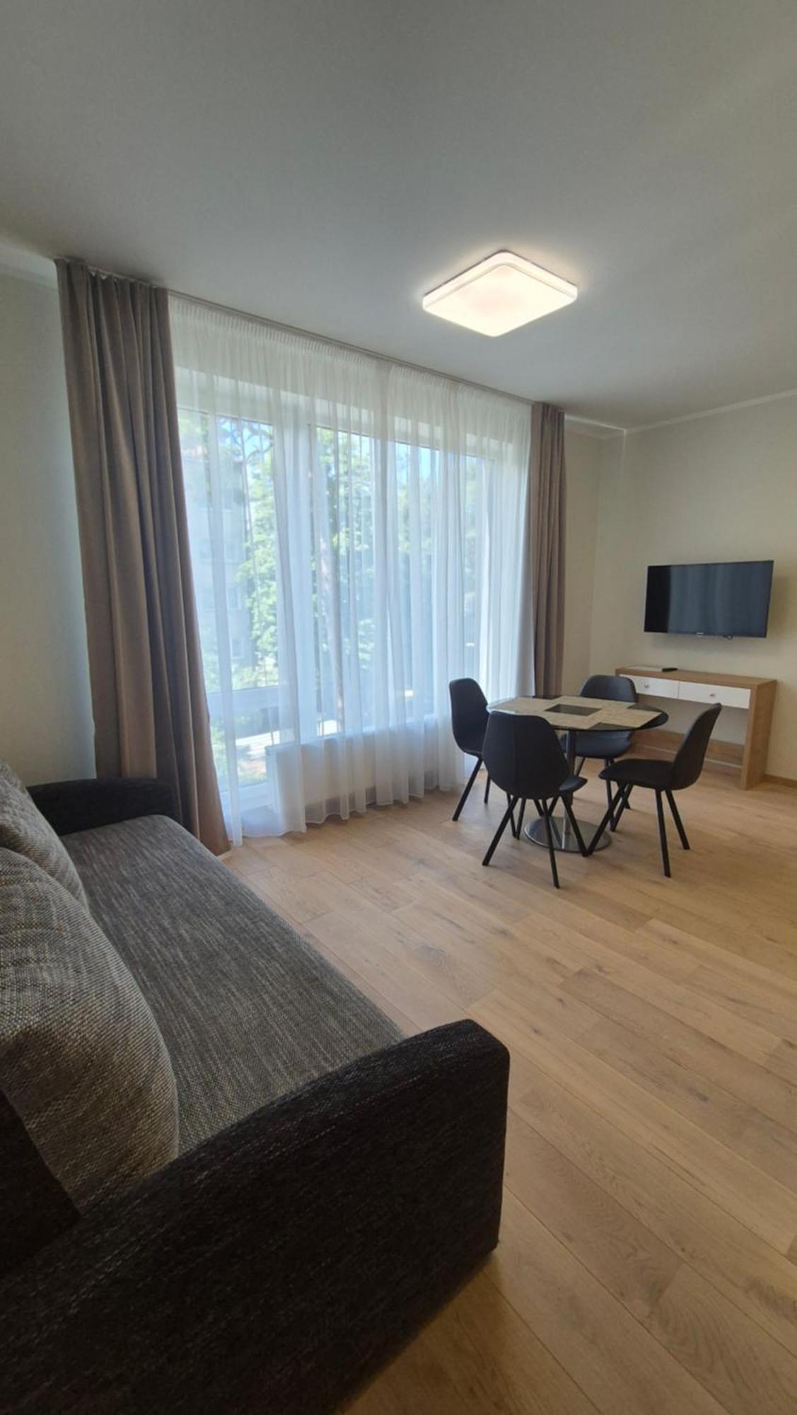 Black Pearl Apartments Jūrkalne Habitación foto